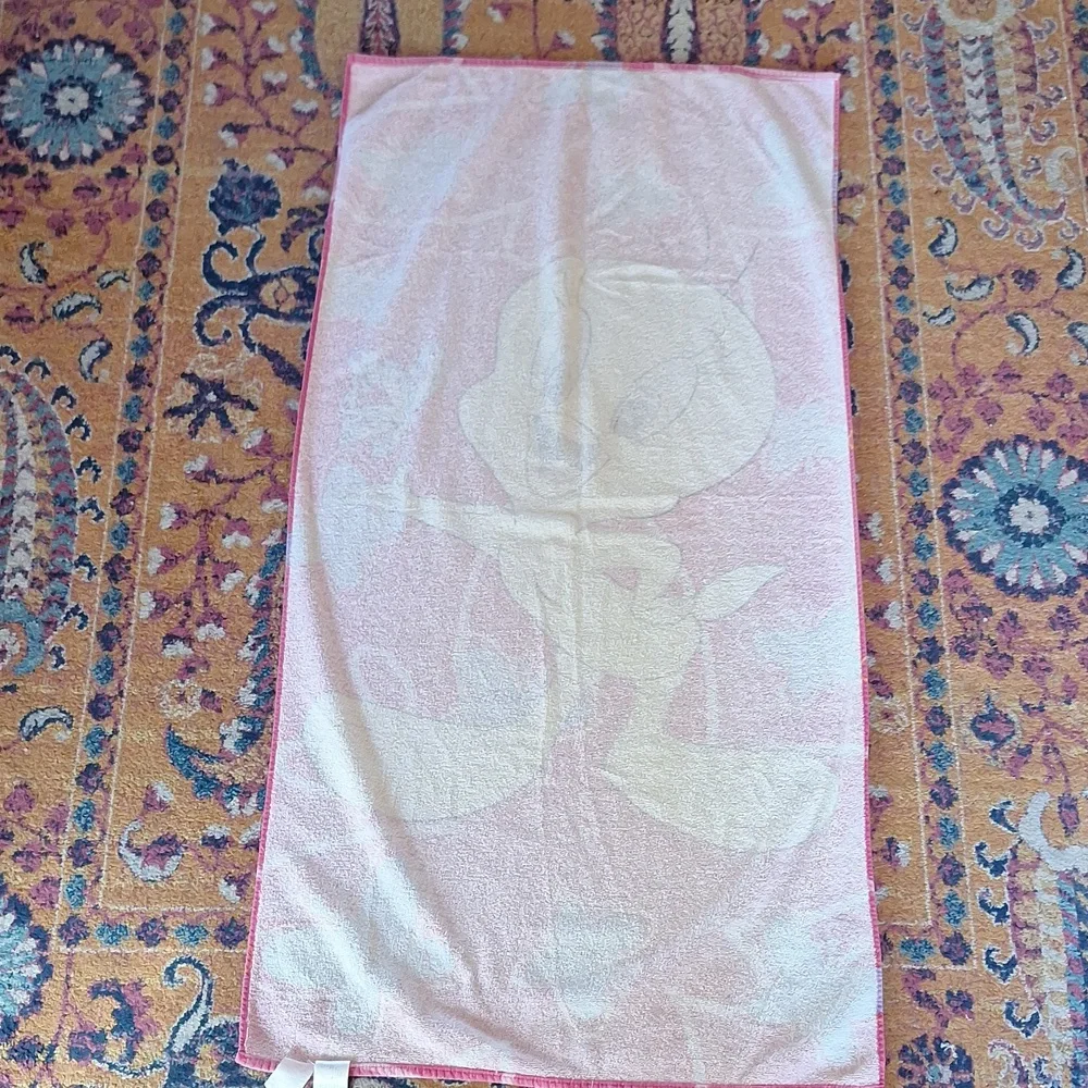 Vintage y2k Tweety Bird Warner Bros. Beach towel